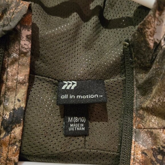 NWOT KIDS RAIN JACKET - Picture 3 of 5